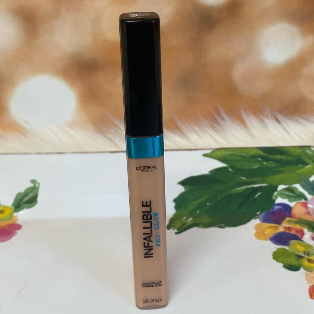 03 L'Oréal Paris Nude Beige Infallible Pro Glow Concealer
